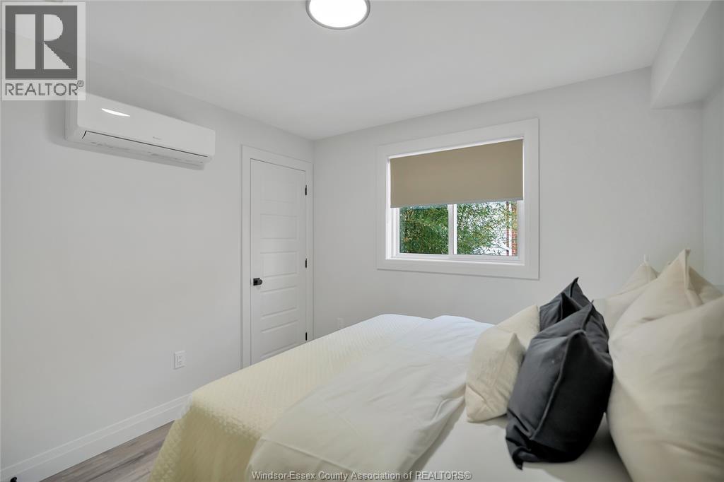 515 Caron Unit# 2, Windsor, ON - Indoor Photo Showing Bedroom