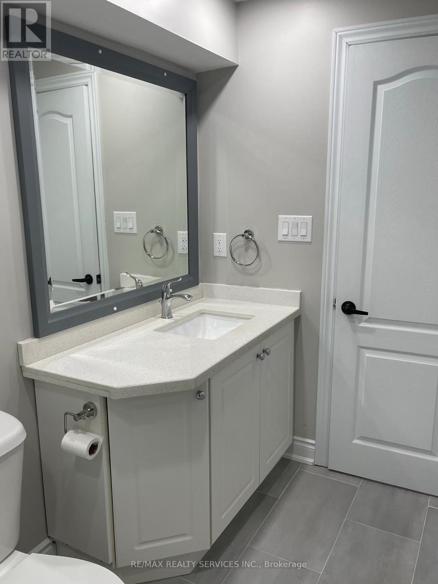 34 Ebury (Lower) Drive, Brampton, ON - Indoor Photo Showing Bathroom