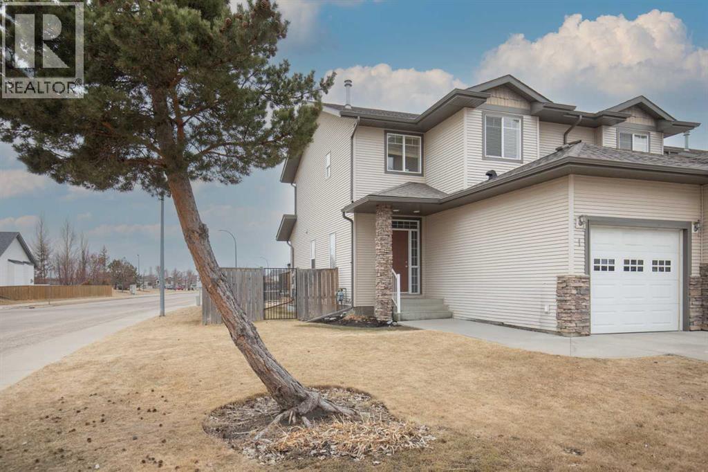 1 Ivey Close, Red Deer, AB - Outdoor