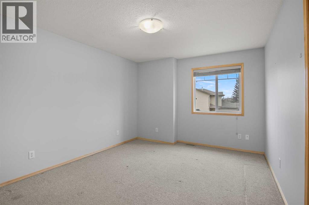 1 Ivey Close, Red Deer, AB - Indoor Photo Showing Other Room