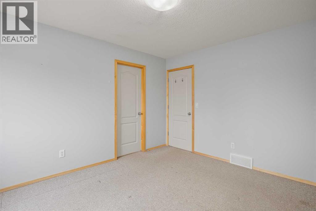 1 Ivey Close, Red Deer, AB - Indoor Photo Showing Other Room