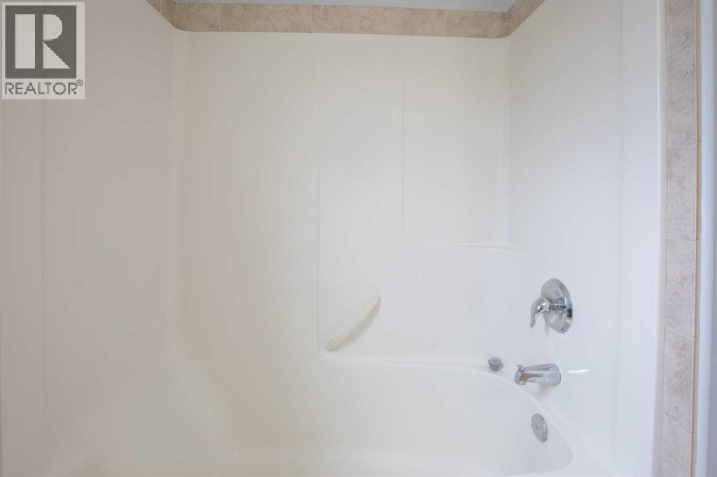 1 Ivey Close, Red Deer, AB - Indoor Photo Showing Bathroom