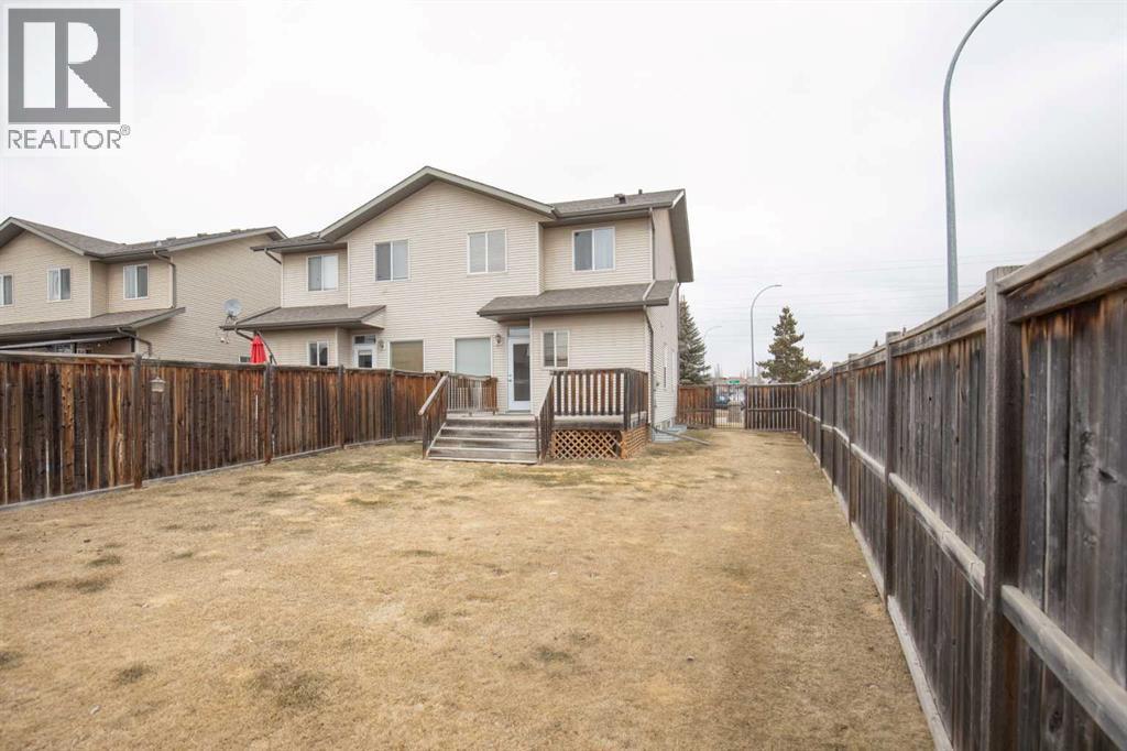 1 Ivey Close, Red Deer, AB - Outdoor