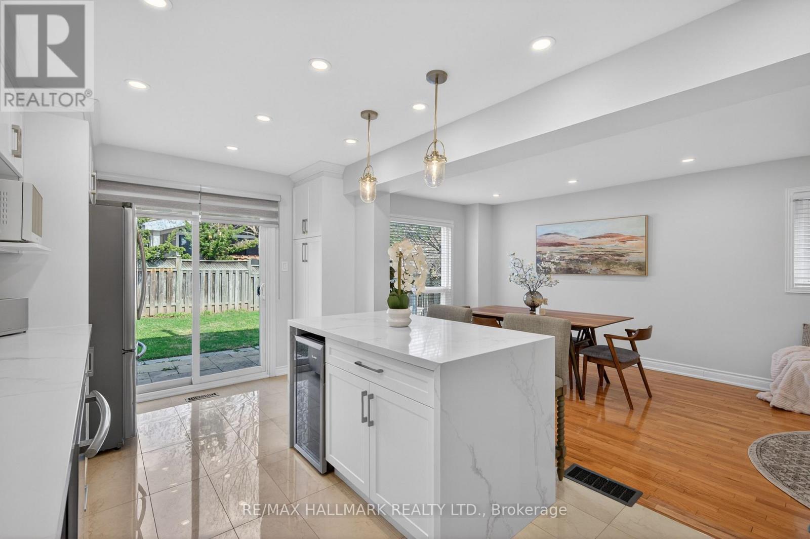 5733 Tayside Crescent, Mississauga, ON - Indoor