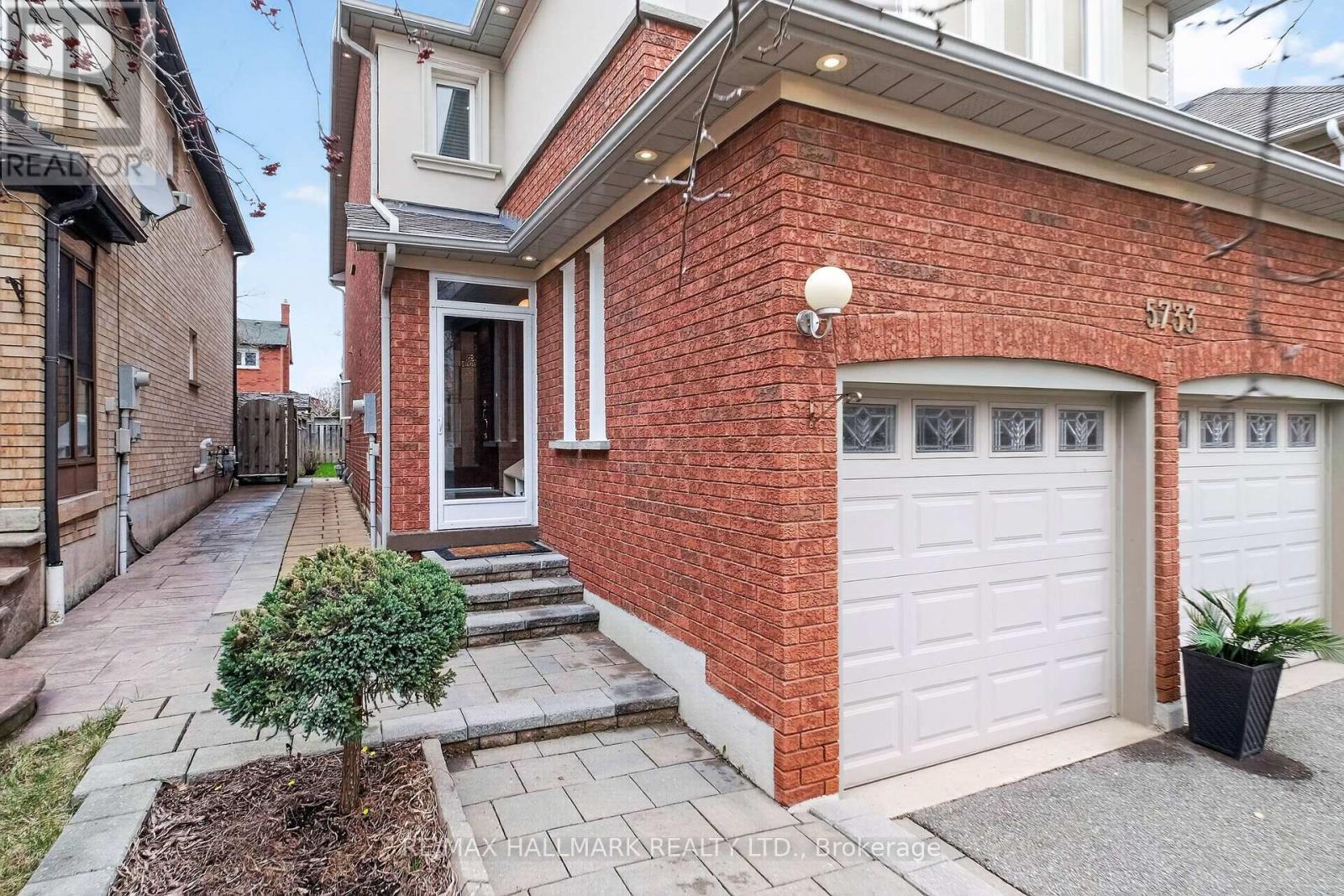 5733 Tayside Crescent, Mississauga, ON - Outdoor With Exterior