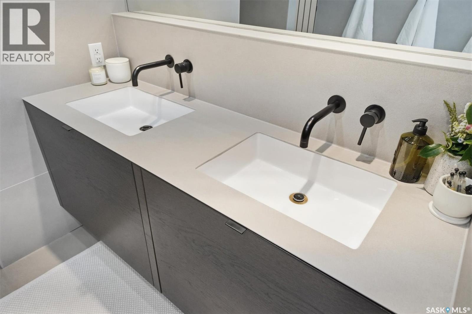 3610 Balfour Court, Saskatoon, SK - Indoor Photo Showing Bathroom