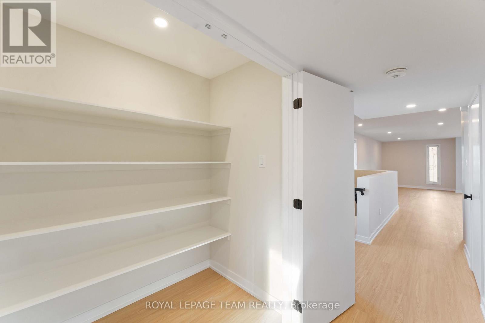 90 Elm Street, Ottawa, ON - Indoor