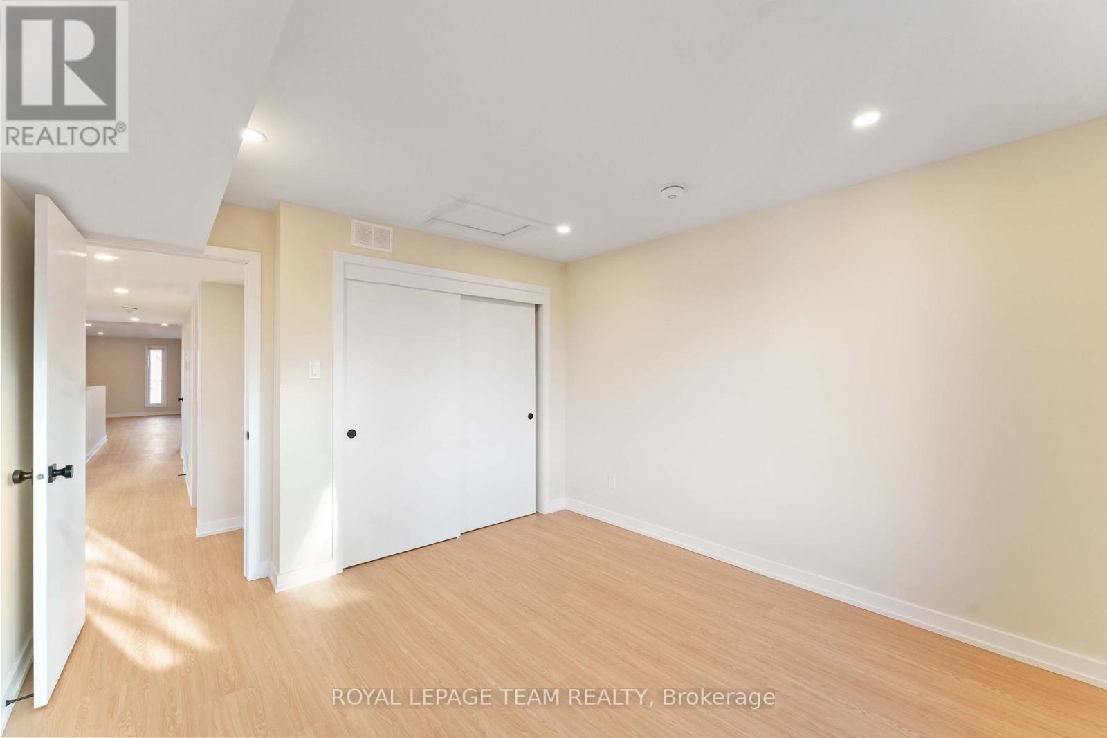 90 Elm Street, Ottawa, ON - Indoor Photo Showing Other Room