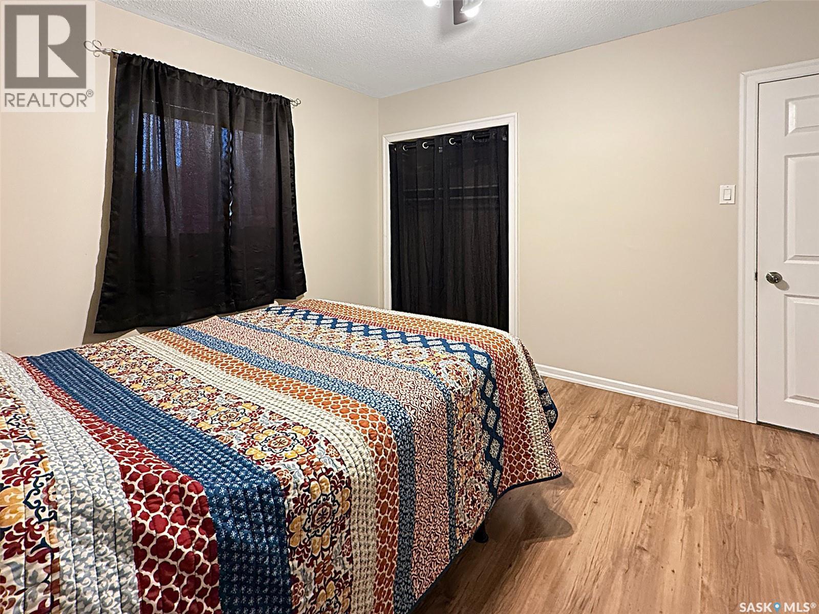 152 4Th Avenue Se, Swift Current, SK - Indoor Photo Showing Bedroom