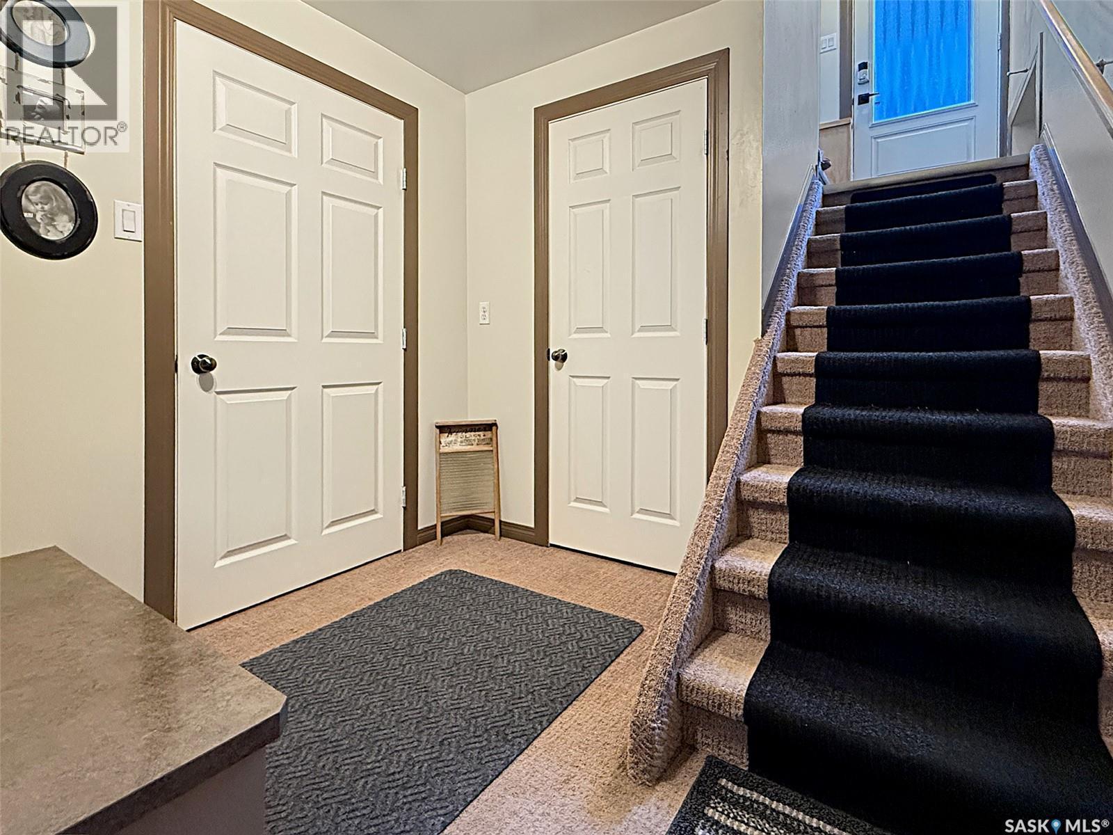 152 4Th Avenue Se, Swift Current, SK - Indoor Photo Showing Other Room