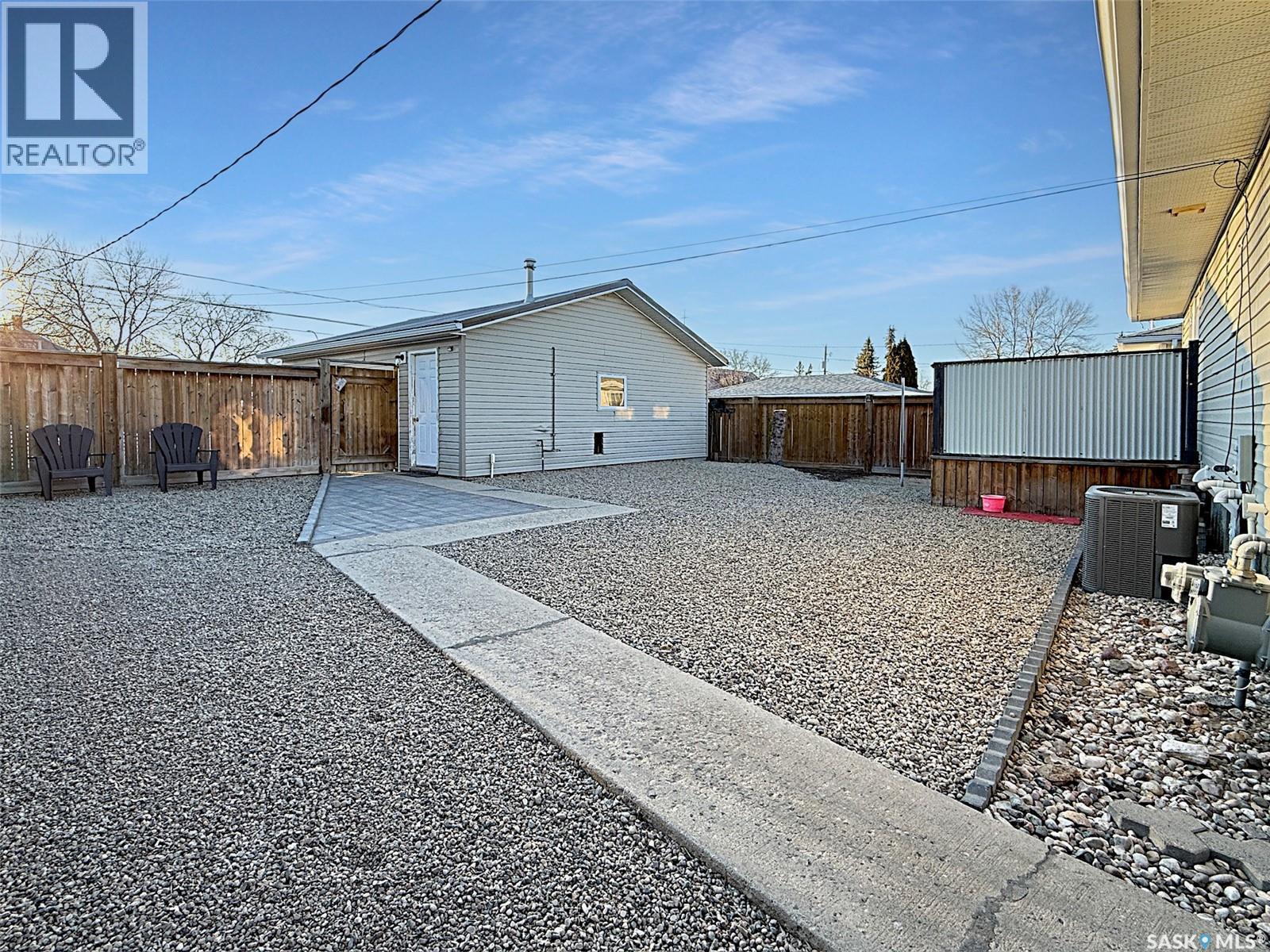152 4Th Avenue Se, Swift Current, SK - Outdoor