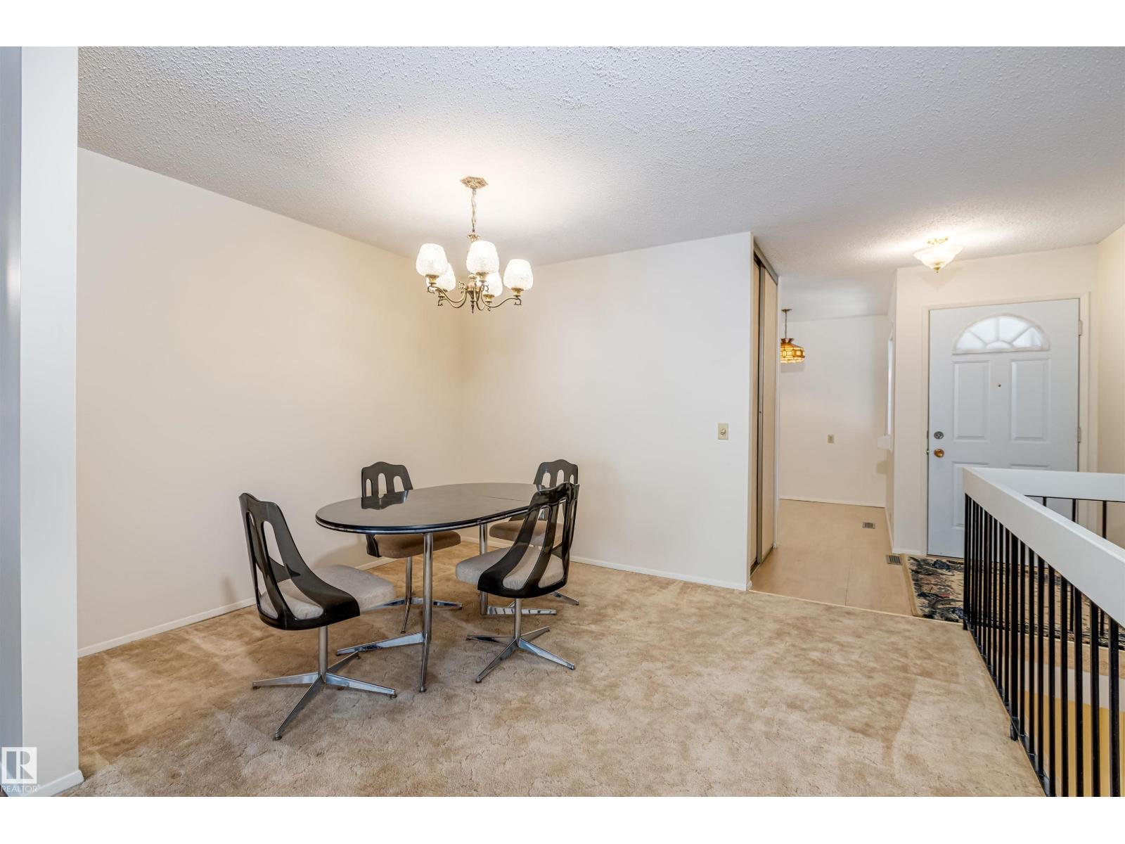 108 Forest Gv, St. Albert, AB - Indoor Photo Showing Other Room