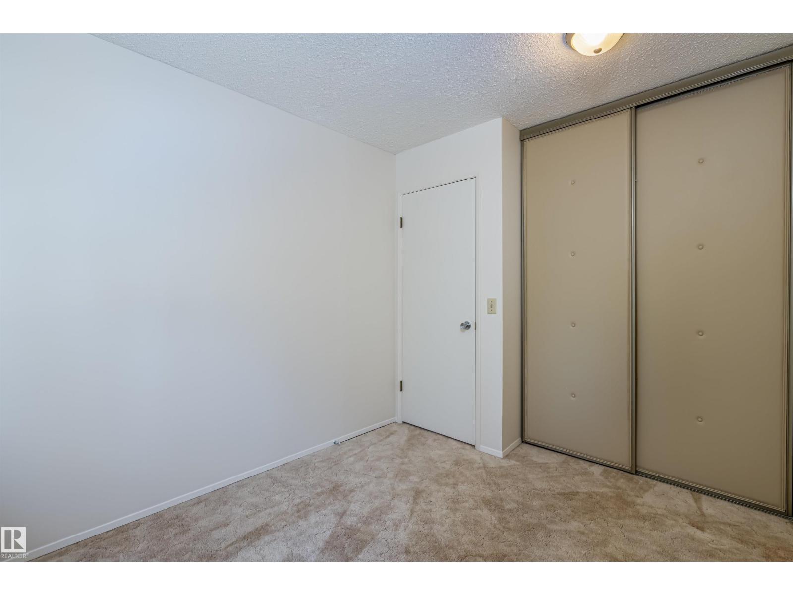 108 Forest Gv, St. Albert, AB - Indoor Photo Showing Other Room