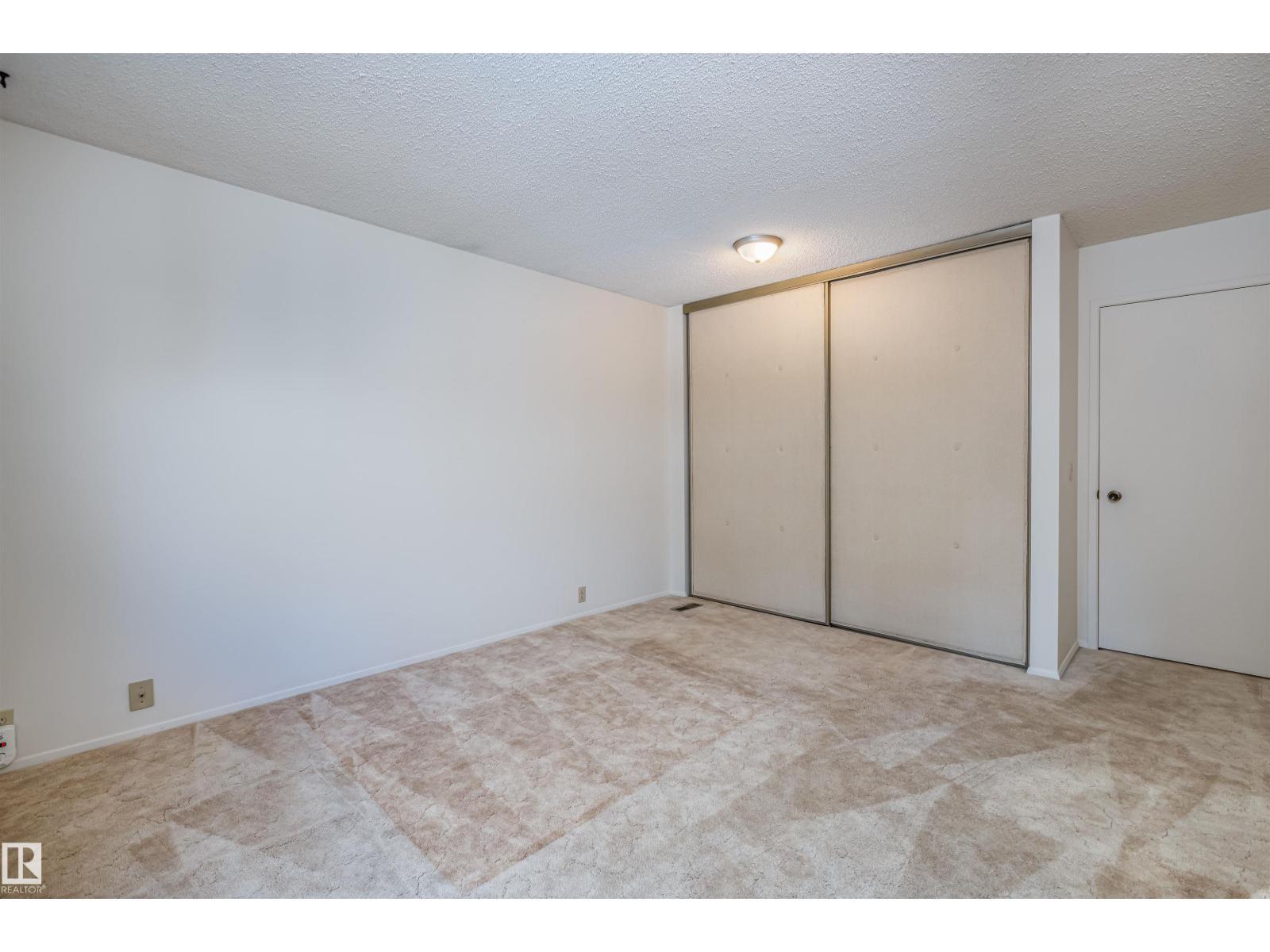 108 Forest Gv, St. Albert, AB - Indoor Photo Showing Other Room