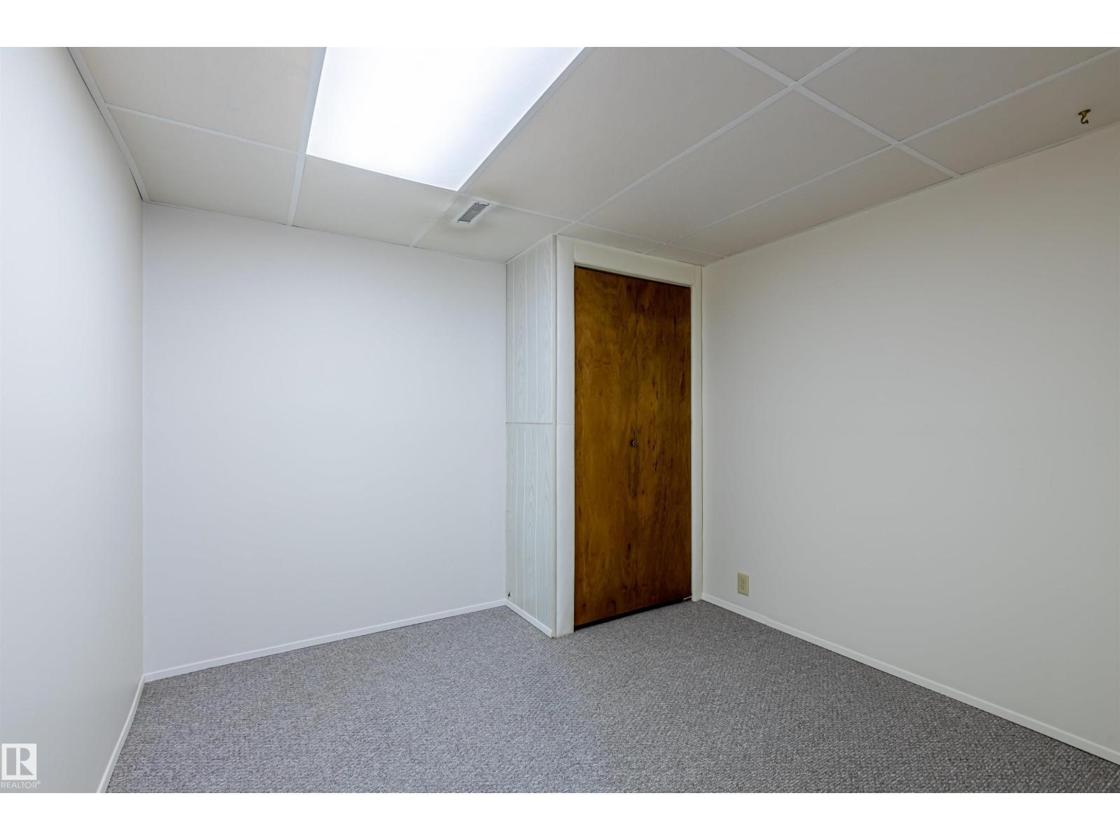 108 Forest Gv, St. Albert, AB - Indoor Photo Showing Other Room