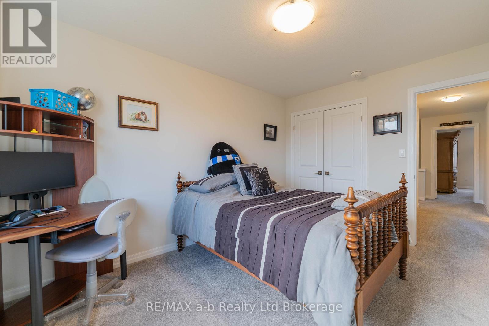 19 Huntley Avenue, Tillsonburg, ON - Indoor Photo Showing Bedroom