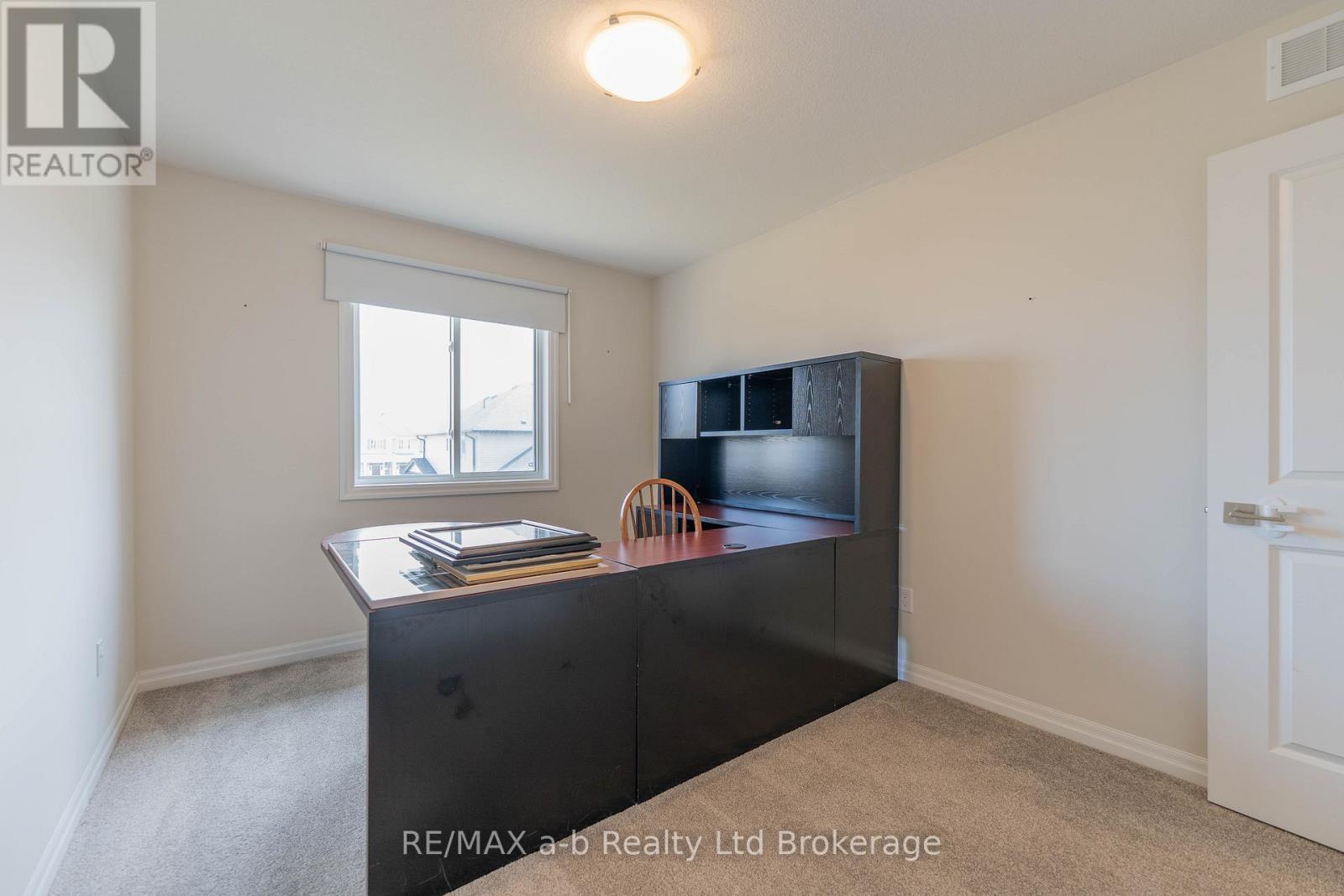 19 Huntley Avenue, Tillsonburg, ON - Indoor