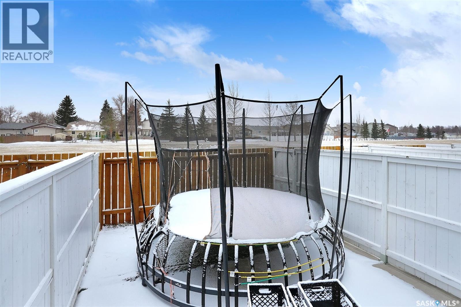 124 3229 Elgaard Drive, Regina, SK - Outdoor