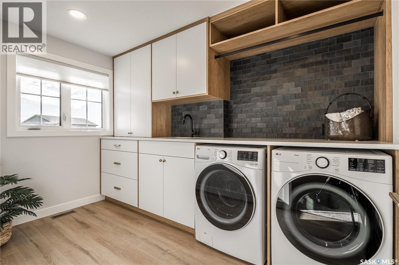 415 Sharma Crescent, Saskatoon, SK - Indoor Photo Showing Laundry Room