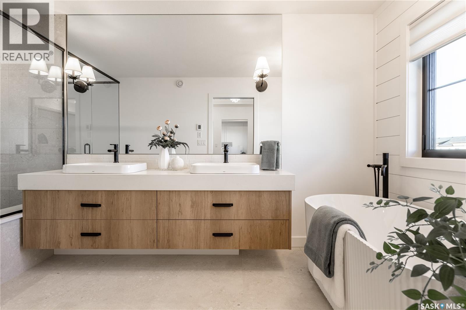 415 Sharma Crescent, Saskatoon, SK - Indoor Photo Showing Bathroom