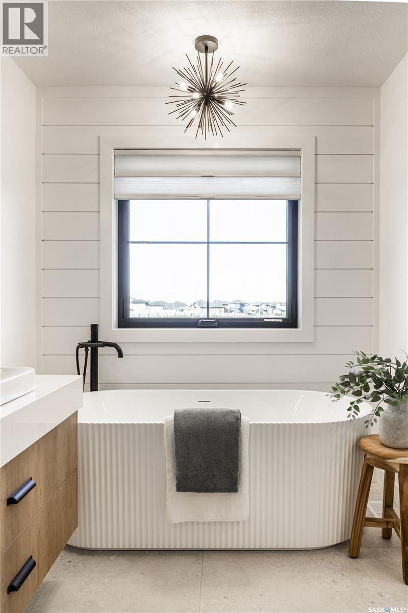 415 Sharma Crescent, Saskatoon, SK - Indoor