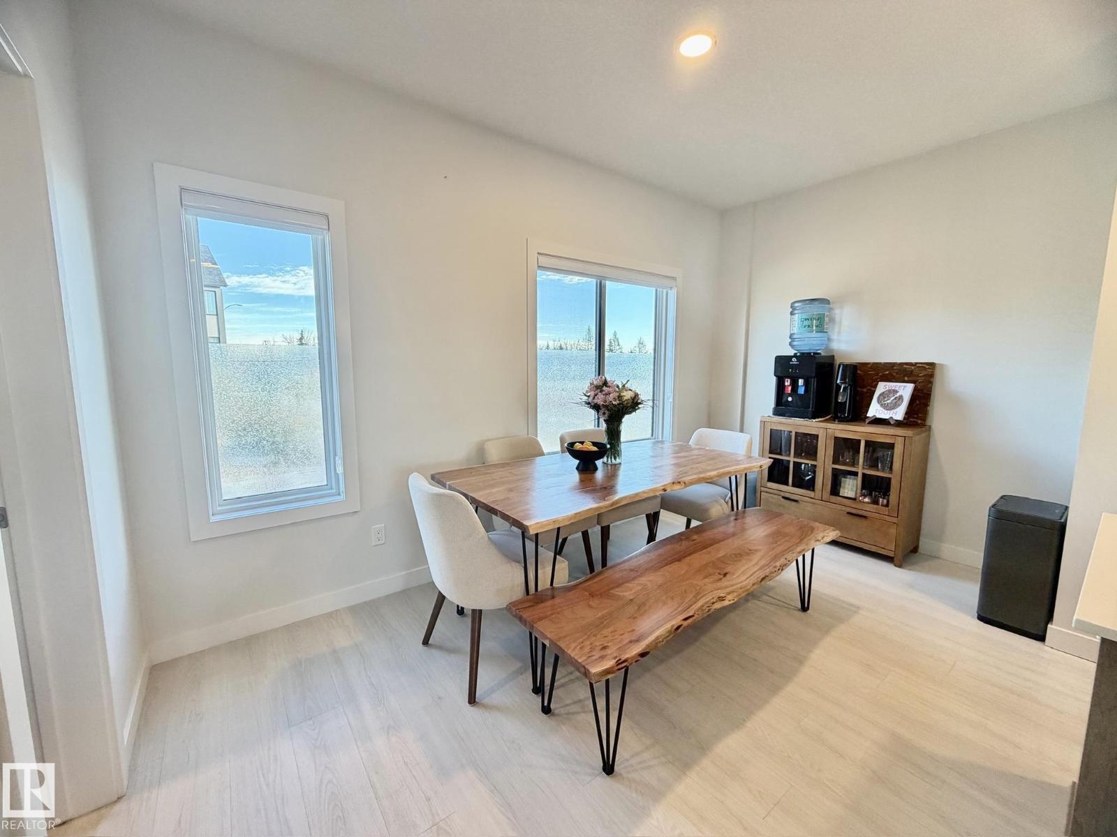#2 1010 Rabbit Hill Rd Sw, Edmonton, AB - Indoor Photo Showing Dining Room