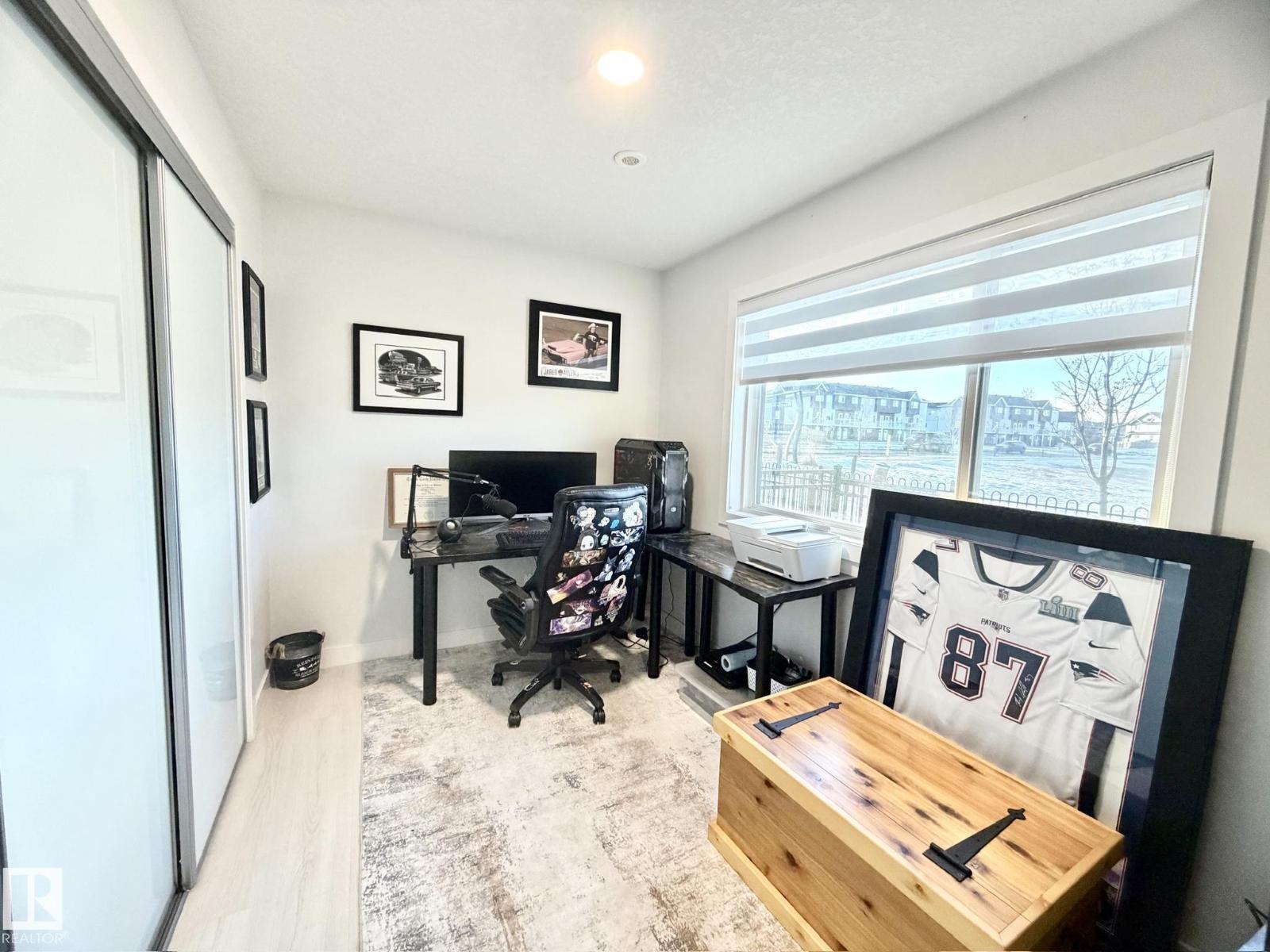 #2 1010 Rabbit Hill Rd Sw, Edmonton, AB - Indoor Photo Showing Office