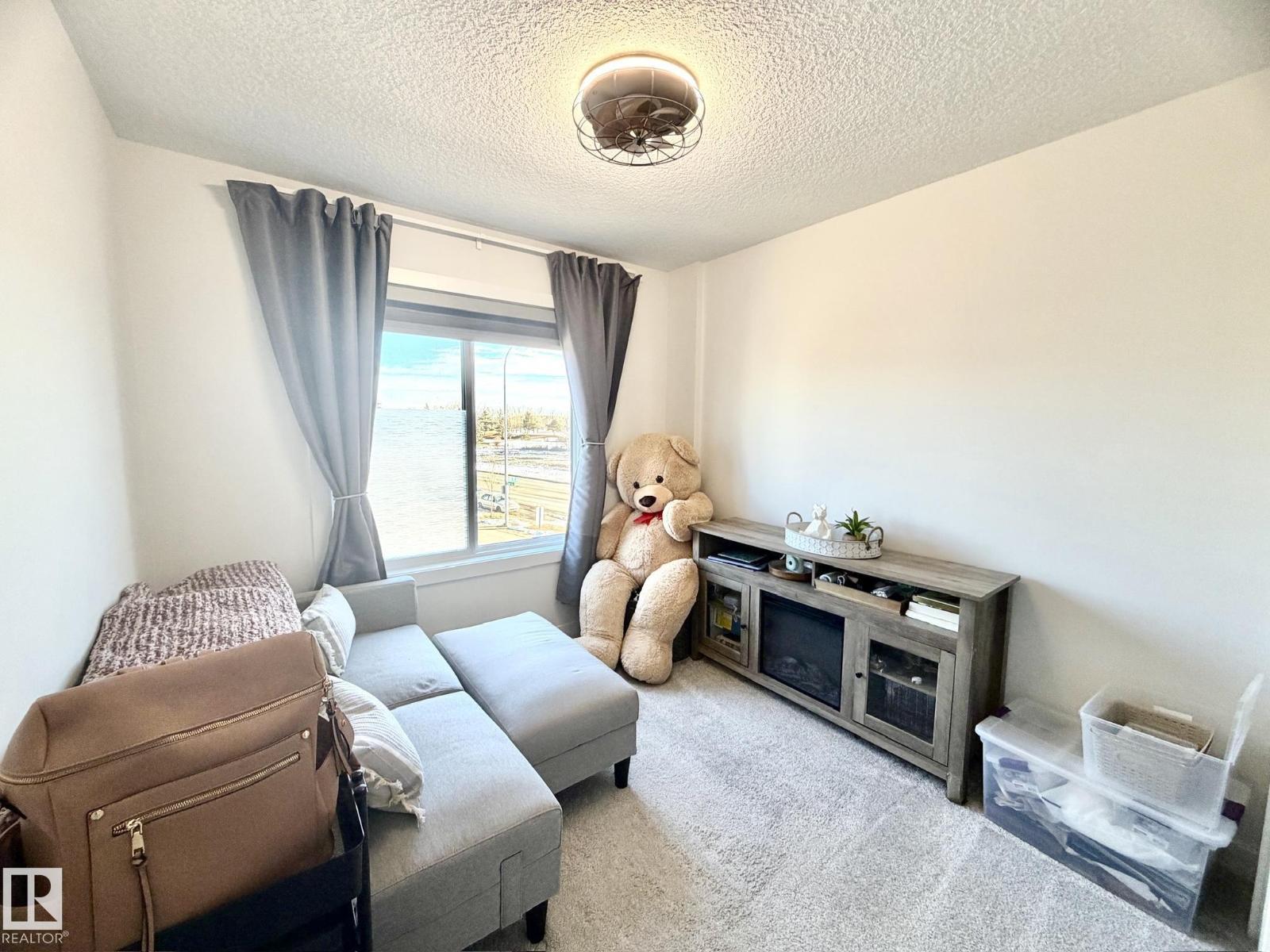 #2 1010 Rabbit Hill Rd Sw, Edmonton, AB - Indoor