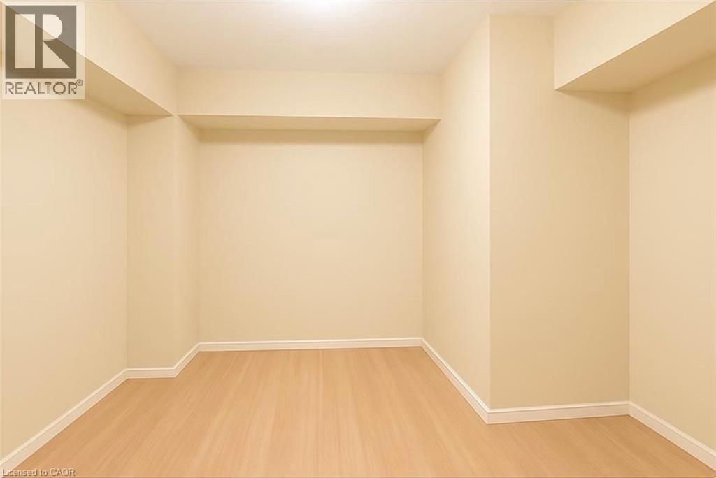 1 Tomahawk Drive, Grimsby, ON - Indoor Photo Showing Other Room
