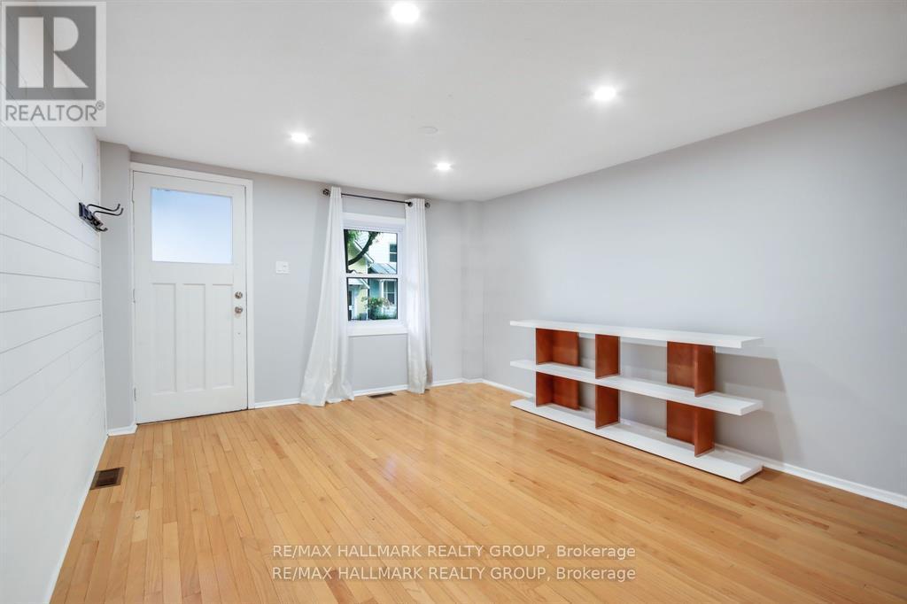 231 St Andrew Street, Ottawa, ON - Indoor Photo Showing Other Room
