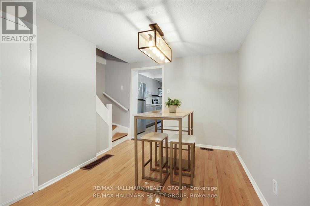 231 St Andrew Street, Ottawa, ON - Indoor