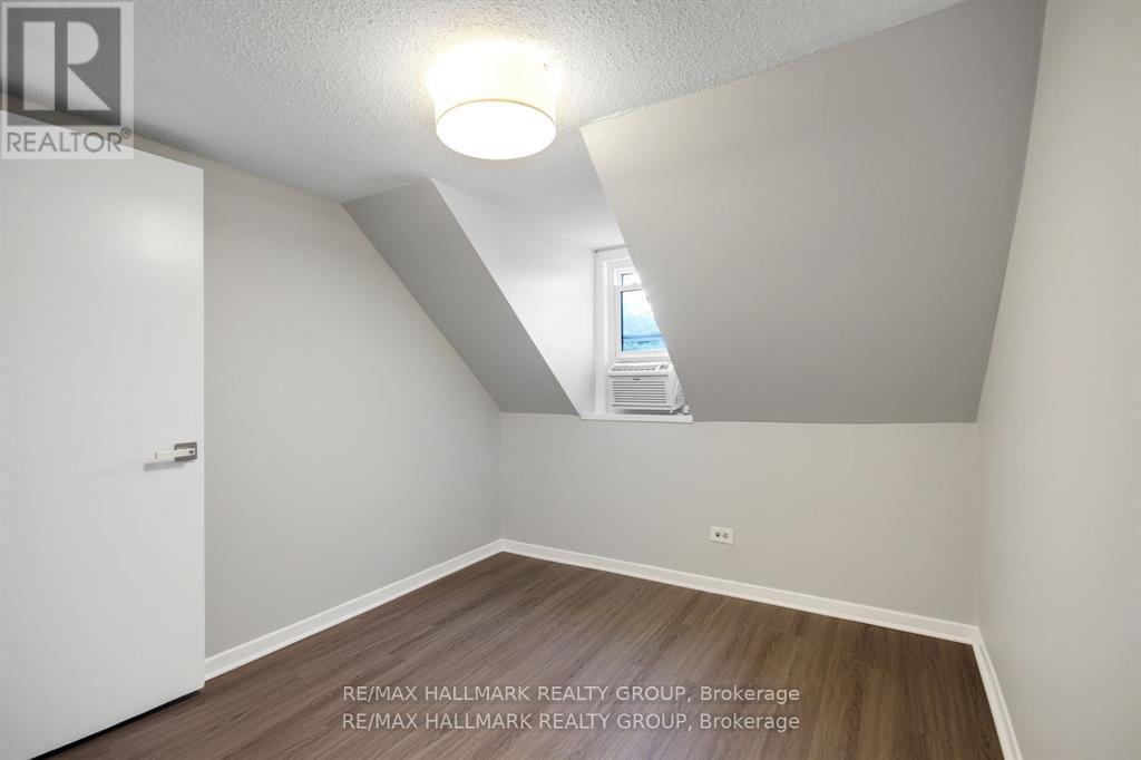 231 St Andrew Street, Ottawa, ON - Indoor Photo Showing Other Room