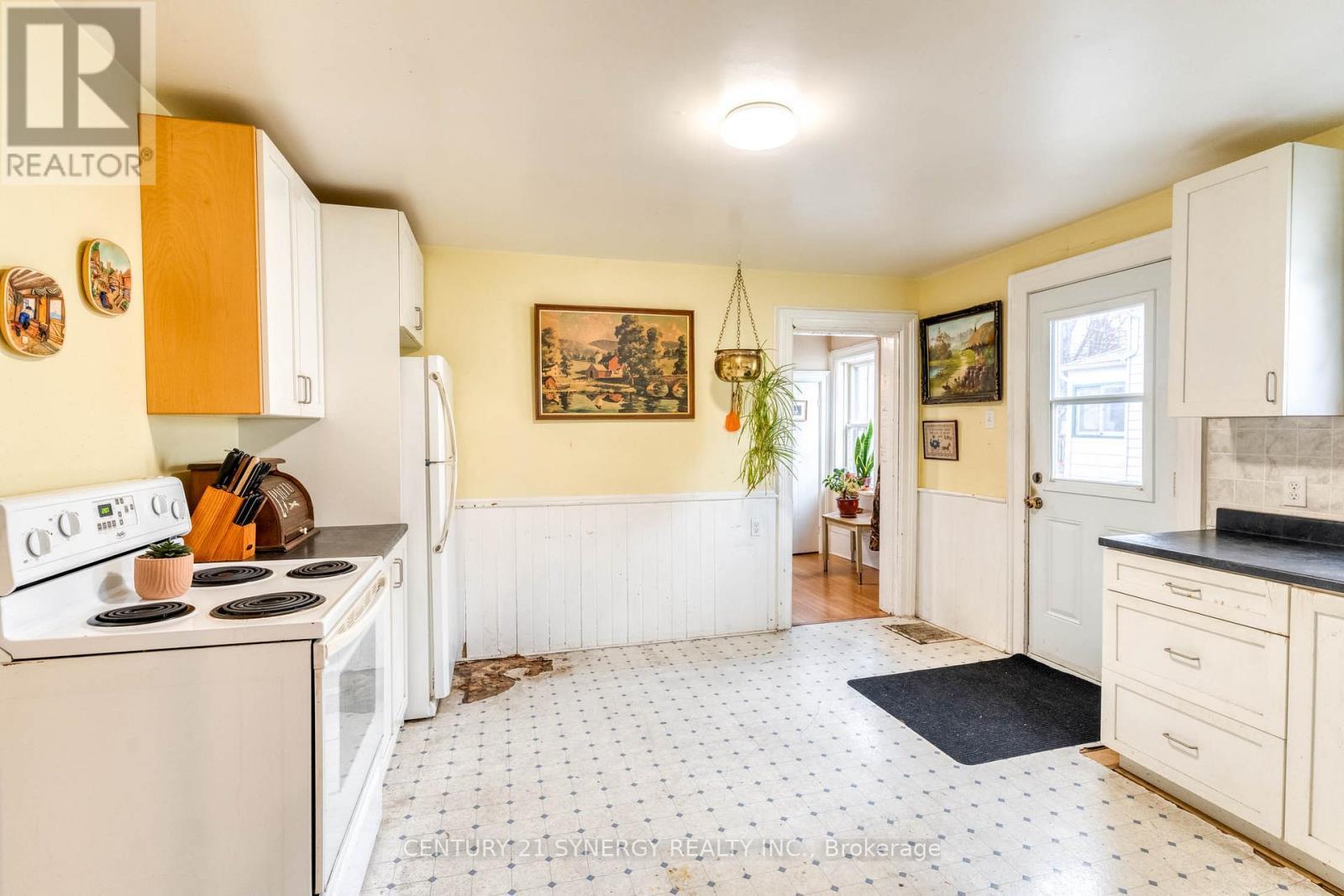 108 Beckwith Street E, Perth, ON - Indoor Photo Showing Kitchen