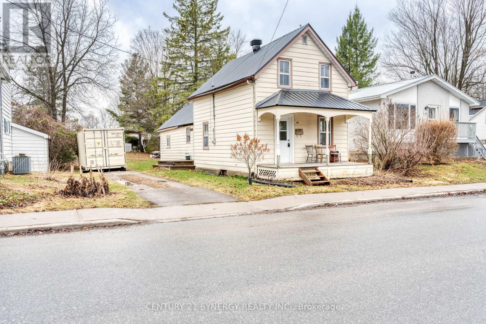 108 Beckwith Street E, Perth, ON - Outdoor
