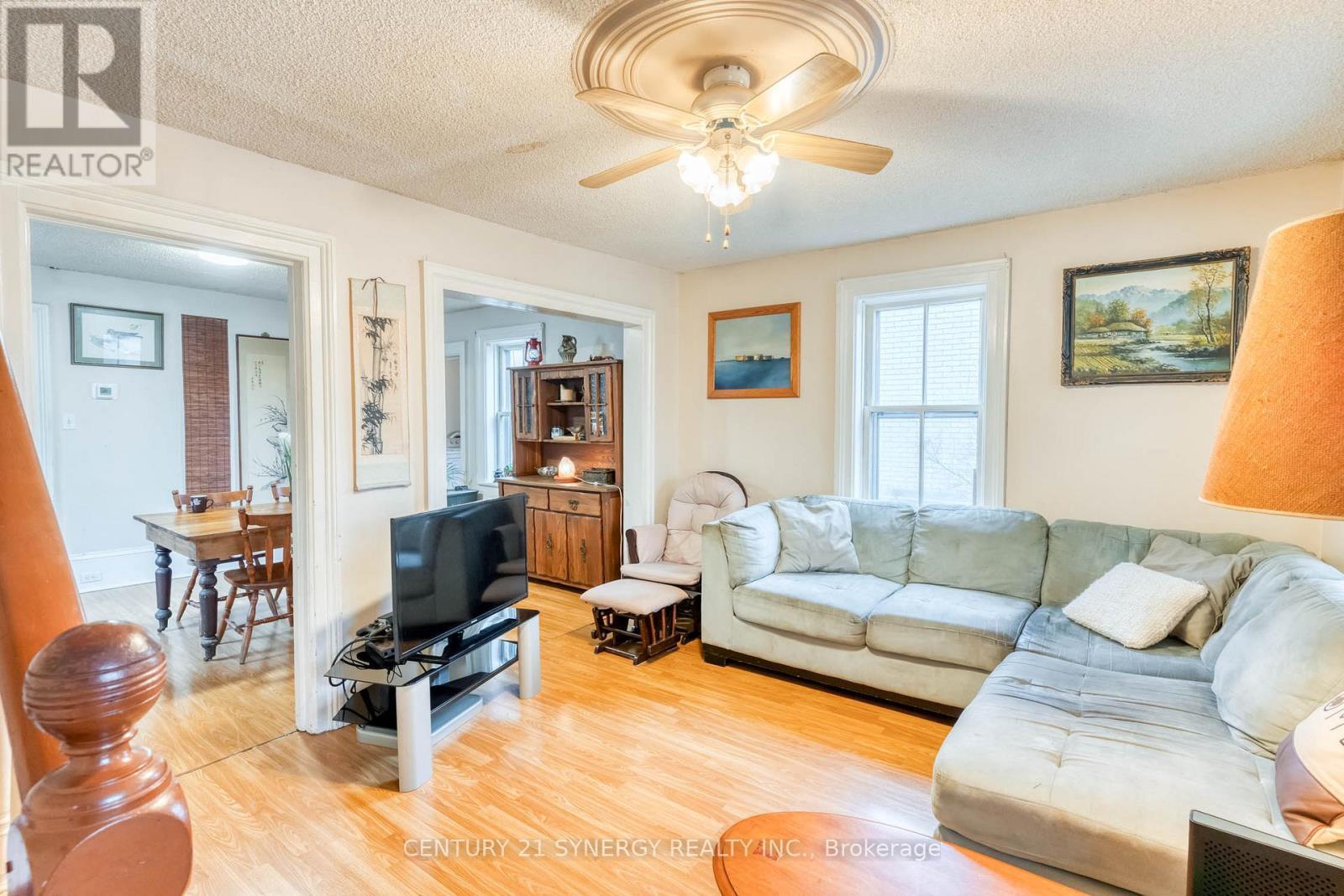 108 Beckwith Street E, Perth, ON - Indoor Photo Showing Living Room