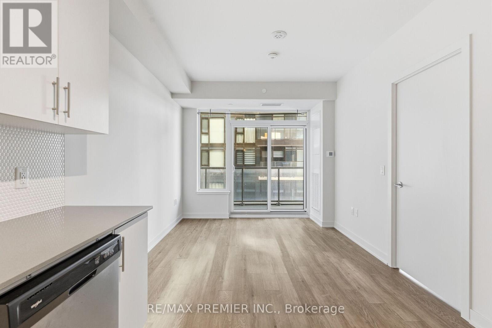 914 - 212 King William Street, Hamilton, ON - Indoor