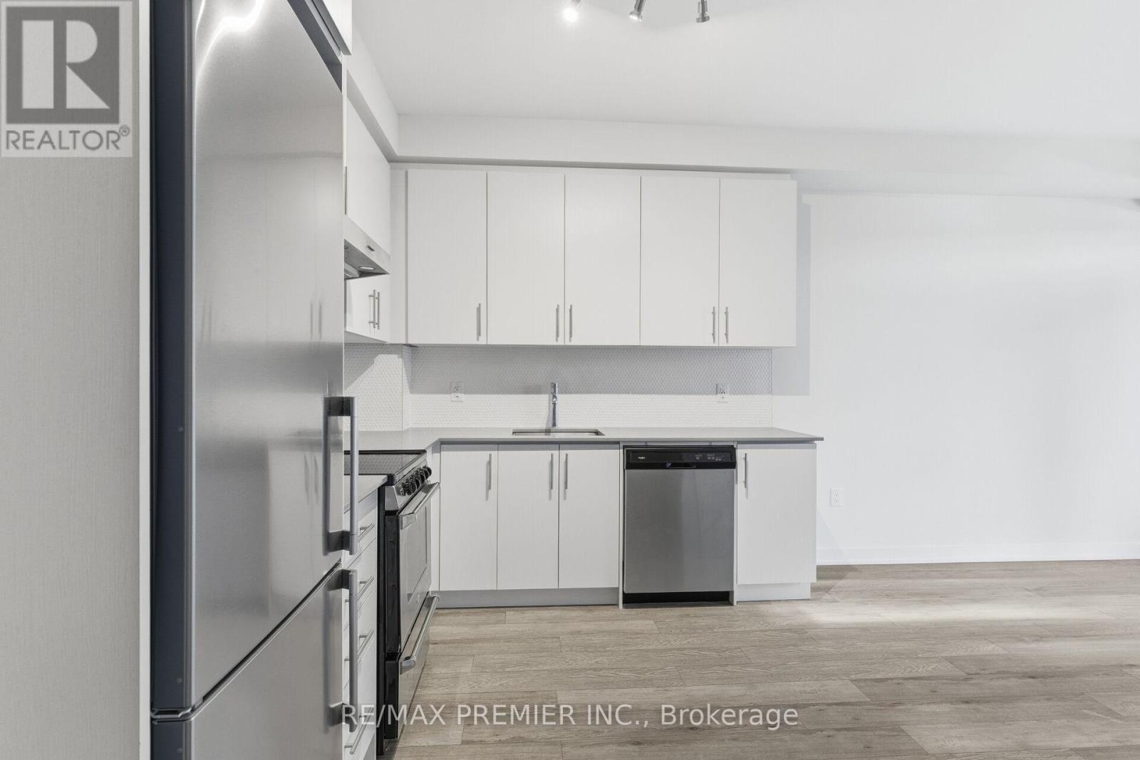 914 - 212 King William Street, Hamilton, ON - Indoor Photo Showing Kitchen