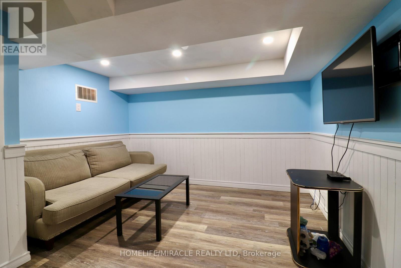 80 Roseview Avenue, Cambridge, ON - Indoor