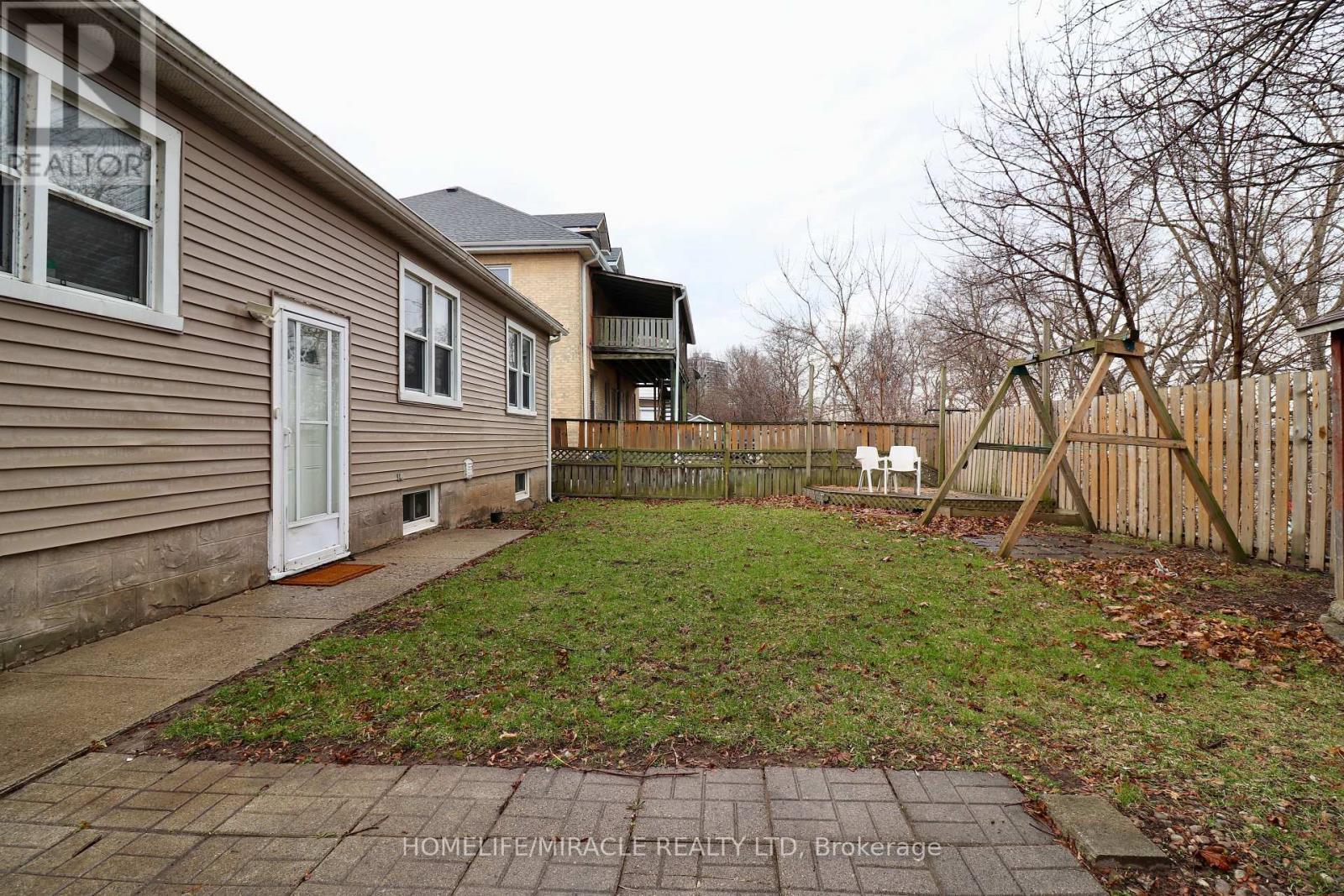 80 Roseview Avenue, Cambridge, ON - Outdoor