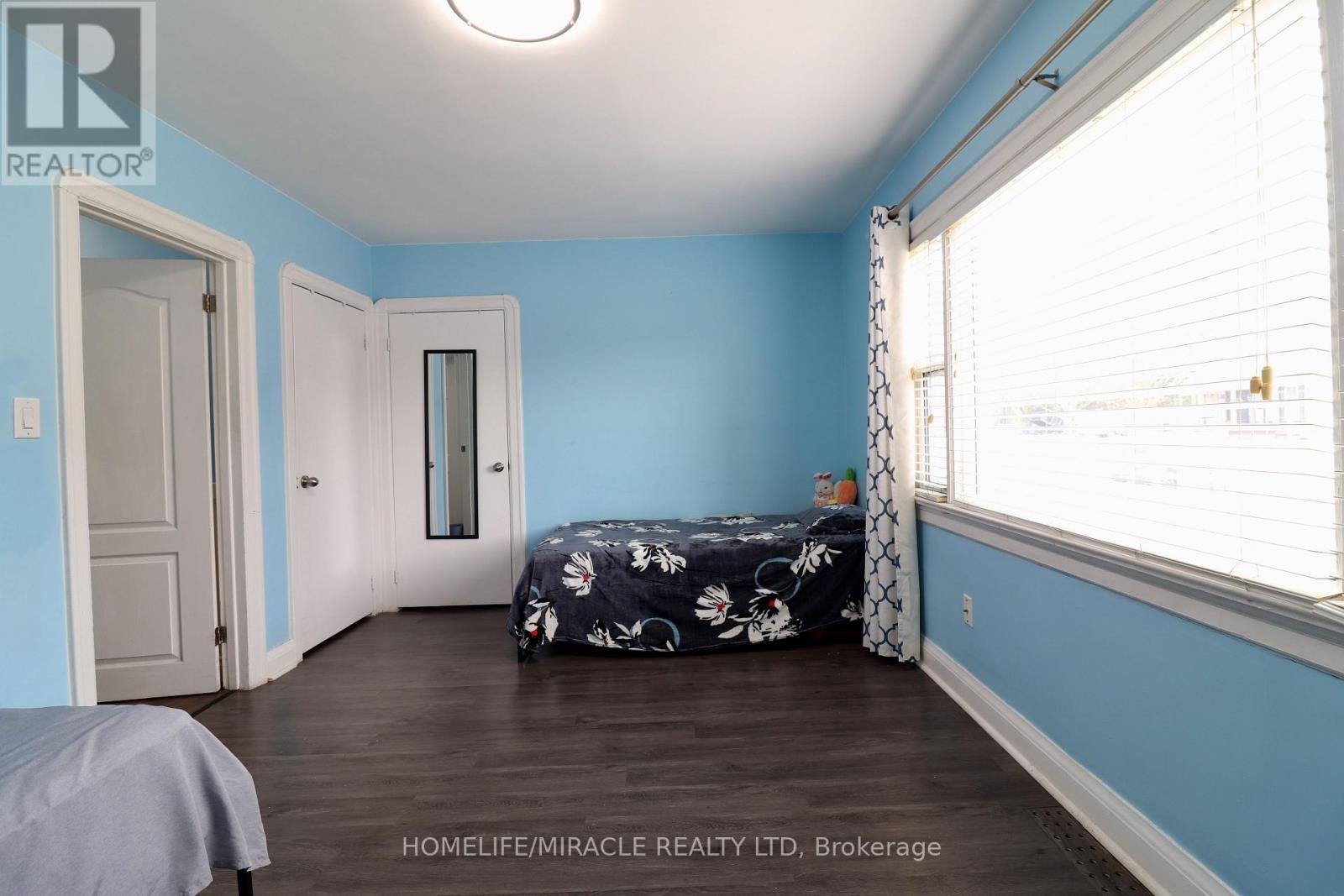 80 Roseview Avenue, Cambridge, ON - Indoor Photo Showing Bedroom