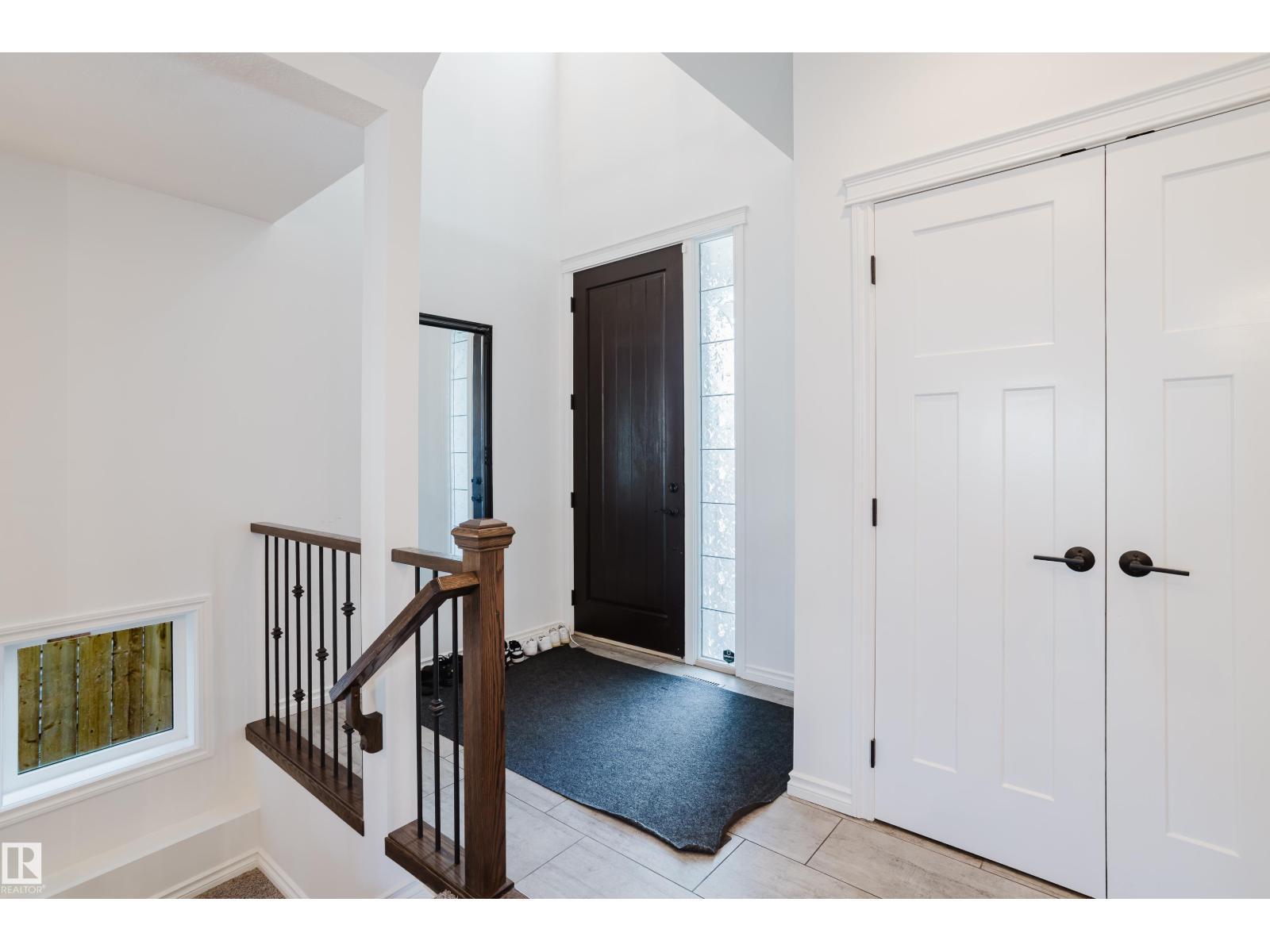 17539 61 St Nw, Edmonton, AB - Indoor Photo Showing Other Room