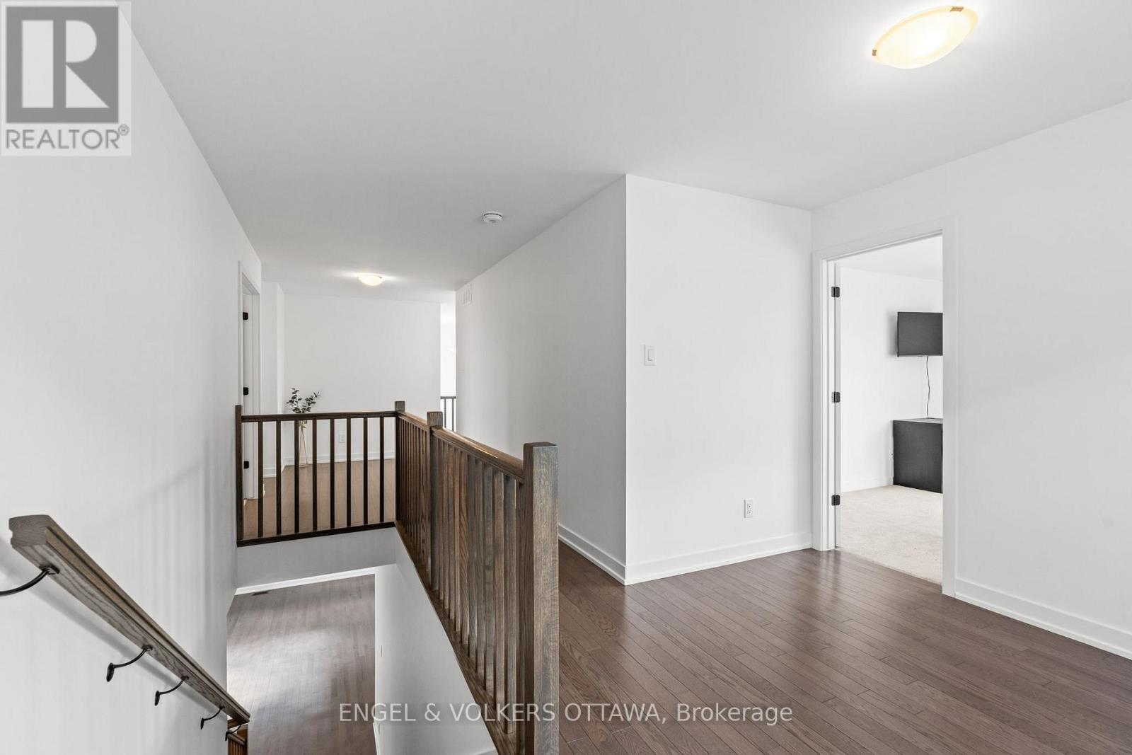 117 Orchestra Way, Ottawa, ON - Indoor Photo Showing Other Room