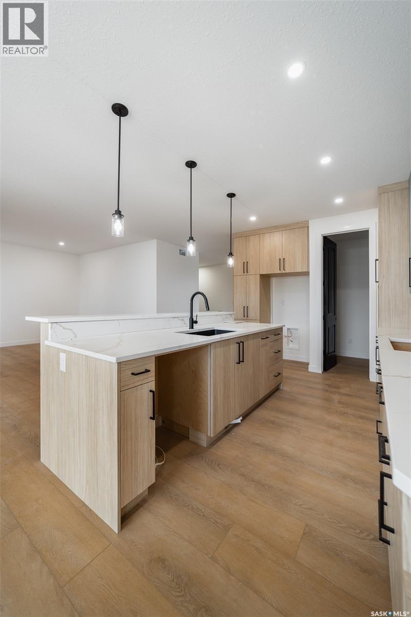 74 Emerald Ridge E, White City, SK - Indoor Photo Showing Kitchen