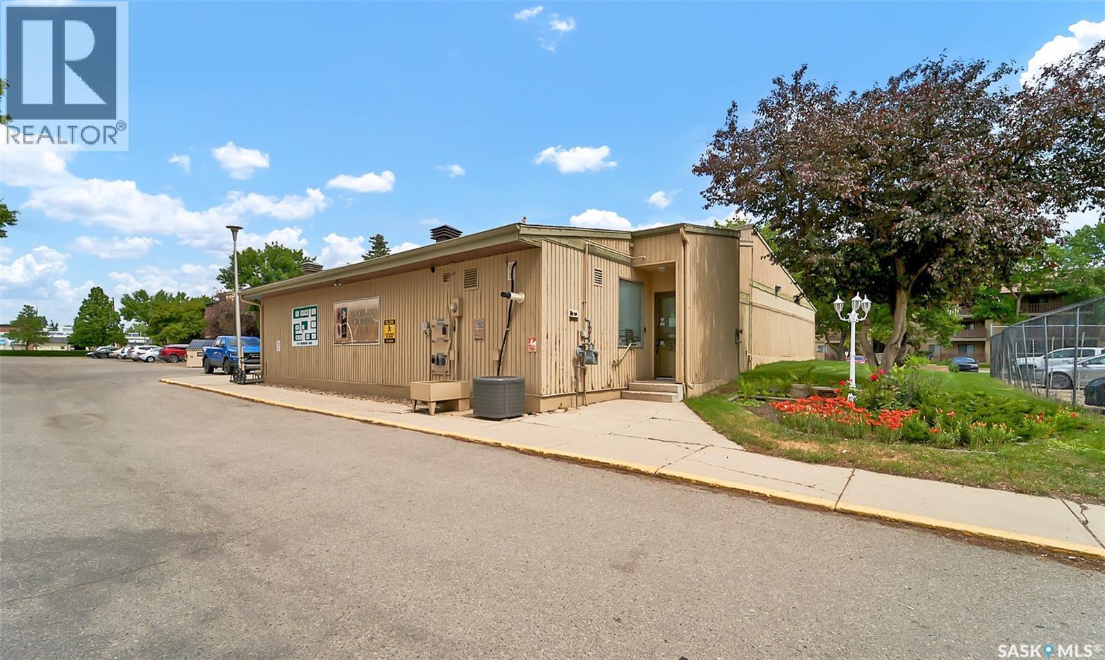 202B 1121 Mckercher Drive, Saskatoon, SK - Outdoor