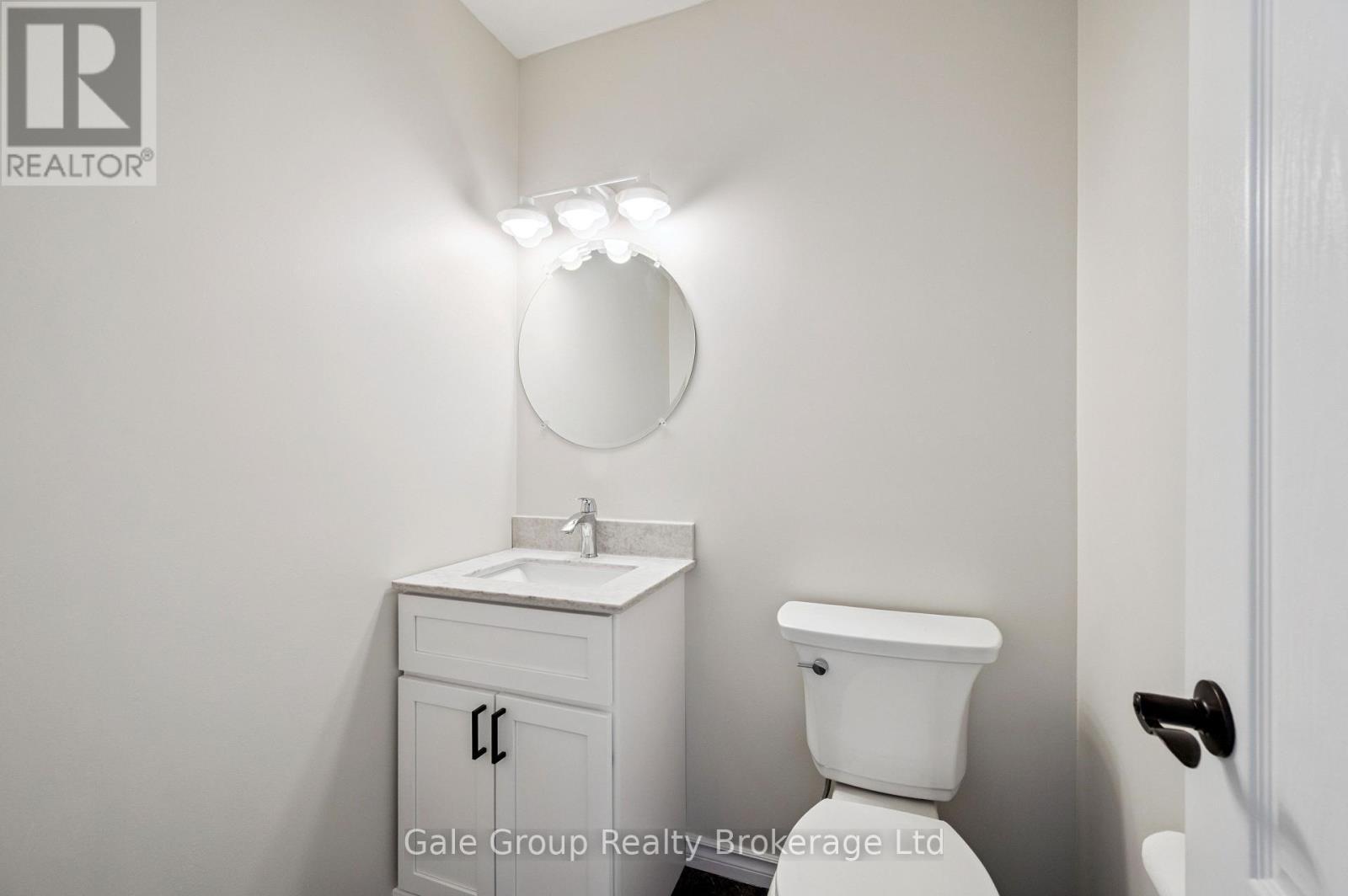 main floor 2 PC bath - 165 Brookside Crescent, Kitchener, ON - Indoor Photo Showing Bathroom