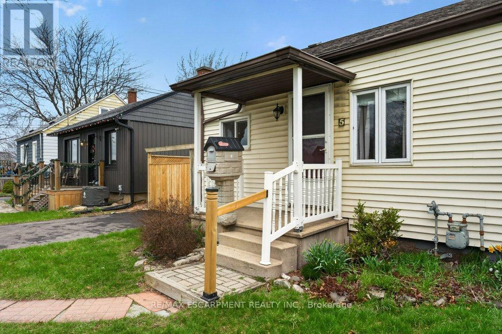 5 Mahony Avenue, Hamilton, ON - Outdoor