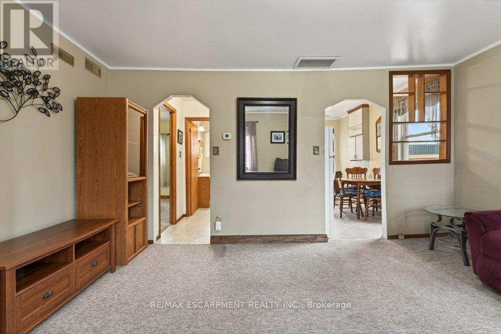5 Mahony Avenue, Hamilton, ON - Indoor Photo Showing Other Room