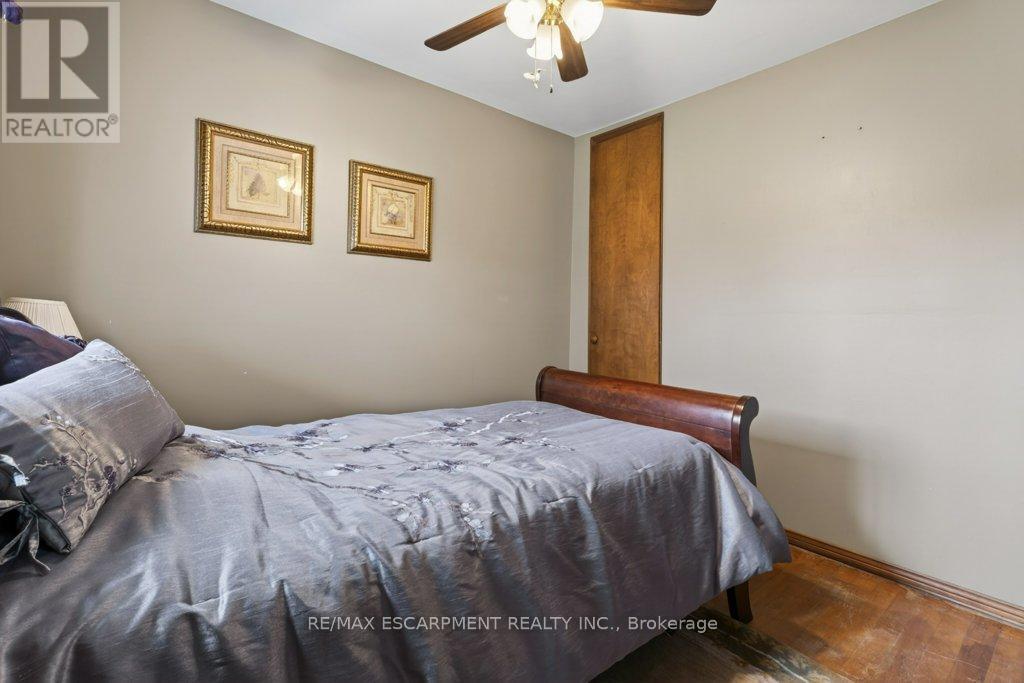 5 Mahony Avenue, Hamilton, ON - Indoor Photo Showing Bedroom