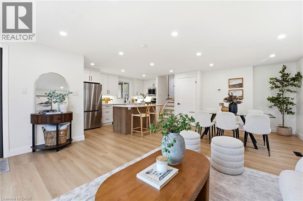 114 Christopher Drive, Waterloo, ON - Indoor