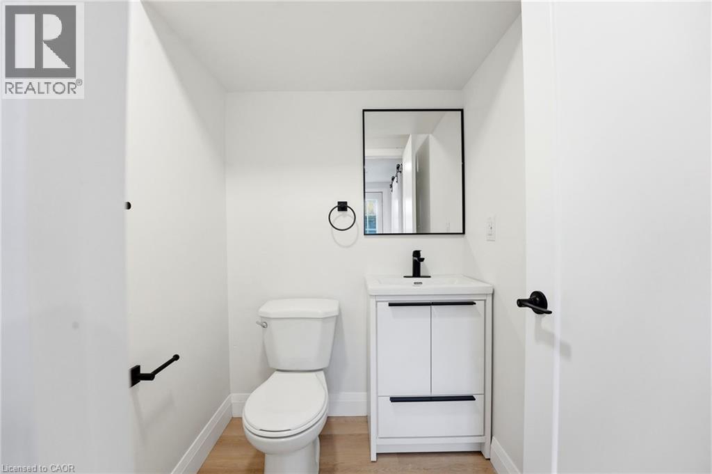 114 Christopher Drive, Waterloo, ON - Indoor Photo Showing Bathroom